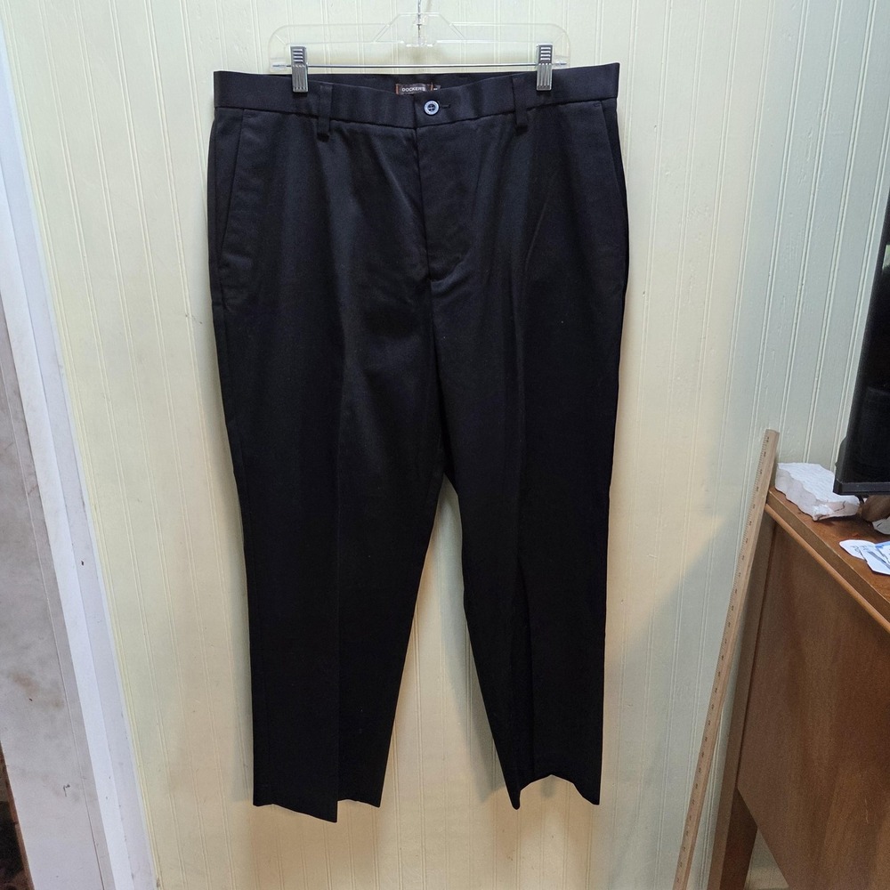 Dockers Pants Mens 38x29 Black D3 Classic Fit Flat Front Stretch Khakis Casual
